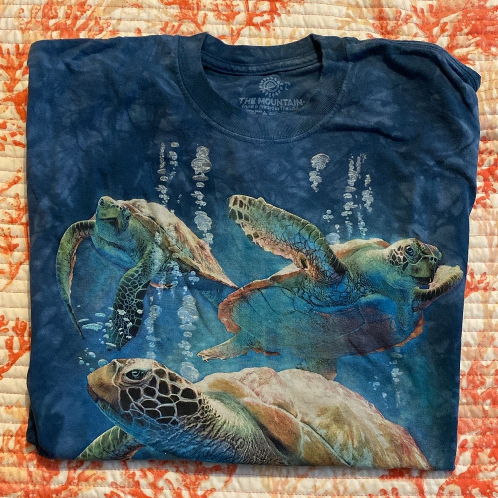 Sea turtle shirt